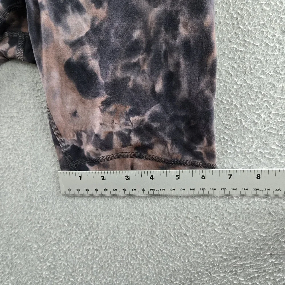 Lululemon Women Activewear Shorts 4 Black Tie Diamond Dye Align‎ Yoga